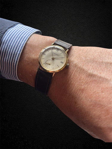 Montre Montre-bracelet Longines Vintage en or jaune 18 carats 58 Facettes