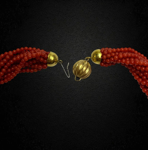 Collier Collier corail multi-rangs, fermoir en or jaune 18 carats 58 Facettes