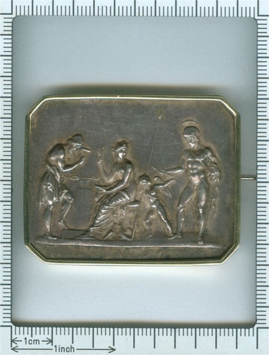 Broche Broche antique en or et plaqué or Vénus, Mars et Vulcain de Thorvaldsen 58 Facettes 19352-0081