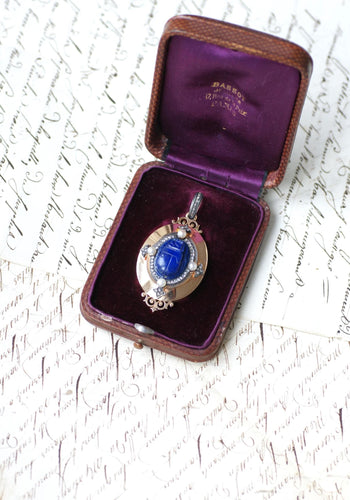 Pendentif Médaillon Ancien Scarabée Lapis Lazuli Diamants et Perles 58 Facettes