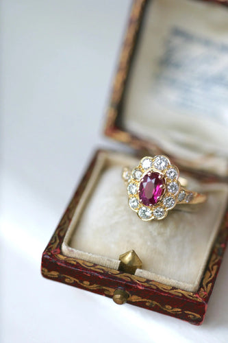 Bague 59 Bague Marguerite Ovale Rubis et Diamants 58 Facettes