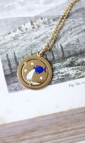 Pendentif Pendentif médaille astrologique Verseau, or et émail 58 Facettes