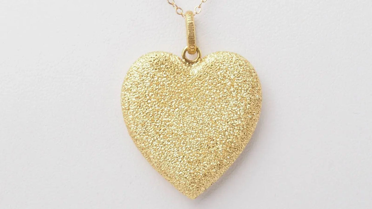 Pendentif Pendentif Coeur sablé de Carolina BUCCI en or jaune 58 Facettes 32863