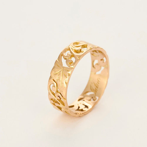 Alliance en or jaune à motif de feuilles