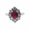 Bague 50 Bague marguerite en or blanc 18 carats, rubis et diamants 58 Facettes