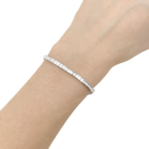 Bracelet Bracelet ligne, or blanc et diamants taille baguette. 58 Facettes 34841