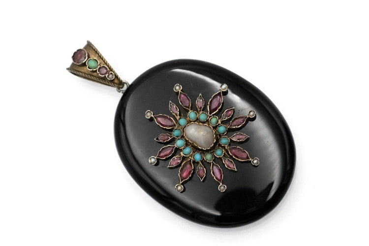 Pendentif Médaillon antique en onyx avec perles, grenats et turquoises 58 Facettes 11313