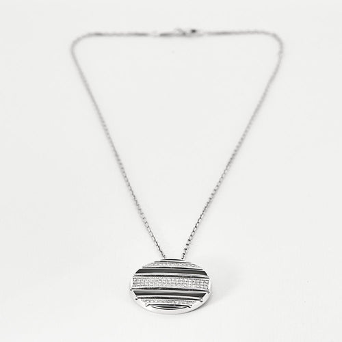 Collier CHAUMET - Chaîne en or blanc et pendentif en or blanc, diamants et émail noir 58 Facettes 250359