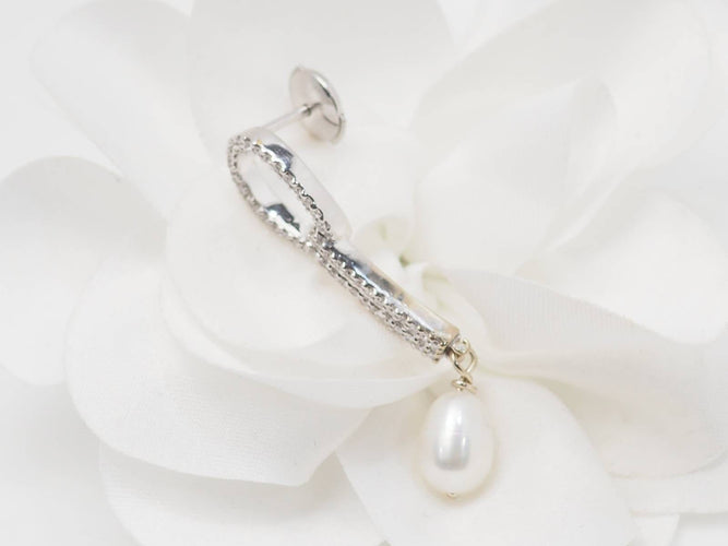 Boucles d'oreilles Pendants d'oreilles en or blanc, diamants et perles de culture 58 Facettes 33102