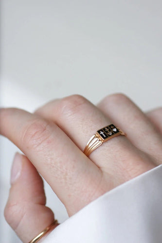 Bague 63 Bague Capelet régionale or et émail 58 Facettes