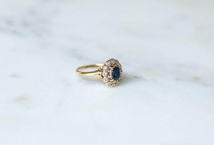 Bague 52.5 Bague Marguerite ancienne or jaune, saphir et diamants 58 Facettes