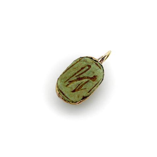 Pendentif Pendentif scarabée en faïence turquoise de style néo-égyptien avec monture en or 14 carats 58 Facettes A2003O