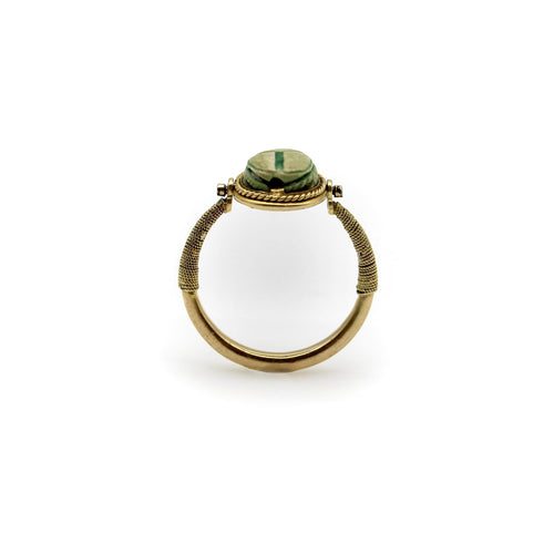Bague Bague pivotante en or 14 carats style victorien avec motif scarabée de style néo-égyptien 58 Facettes A20030