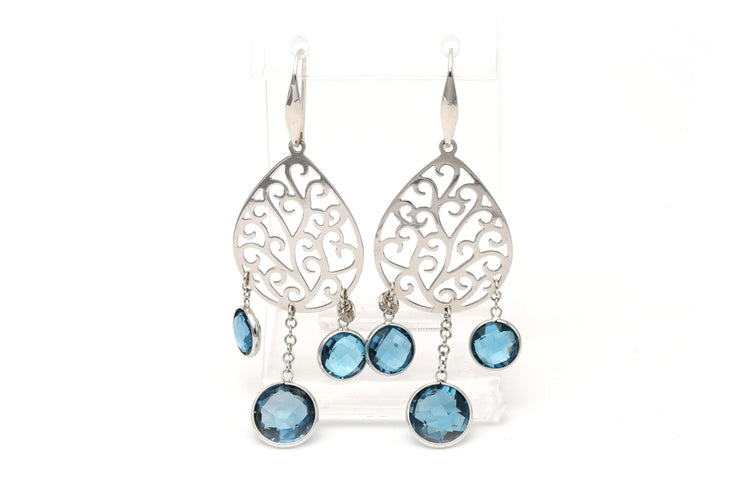 Boucles d'oreilles Boucles d'oreilles contemporaines en or blanc serties de topazes 58 Facettes 22186