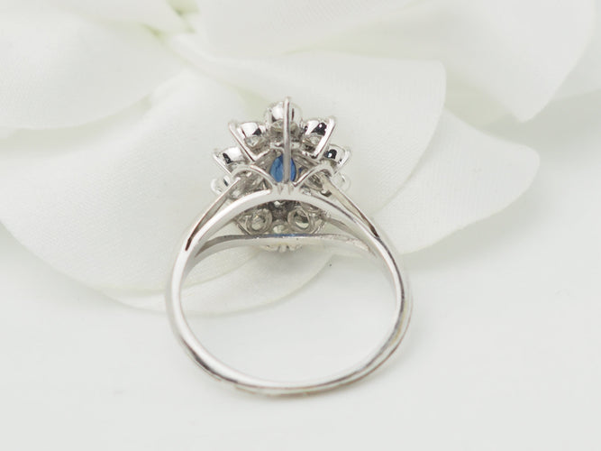 Bague 56 Bague marquise en or blanc, saphir et diamants 58 Facettes 33283