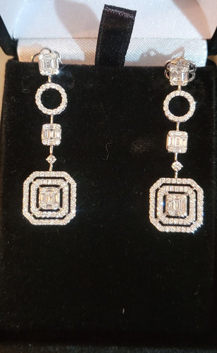 Boucles d'oreilles Boucles d'oreilles contemporaines or blanc, serties de Diamants 58 Facettes