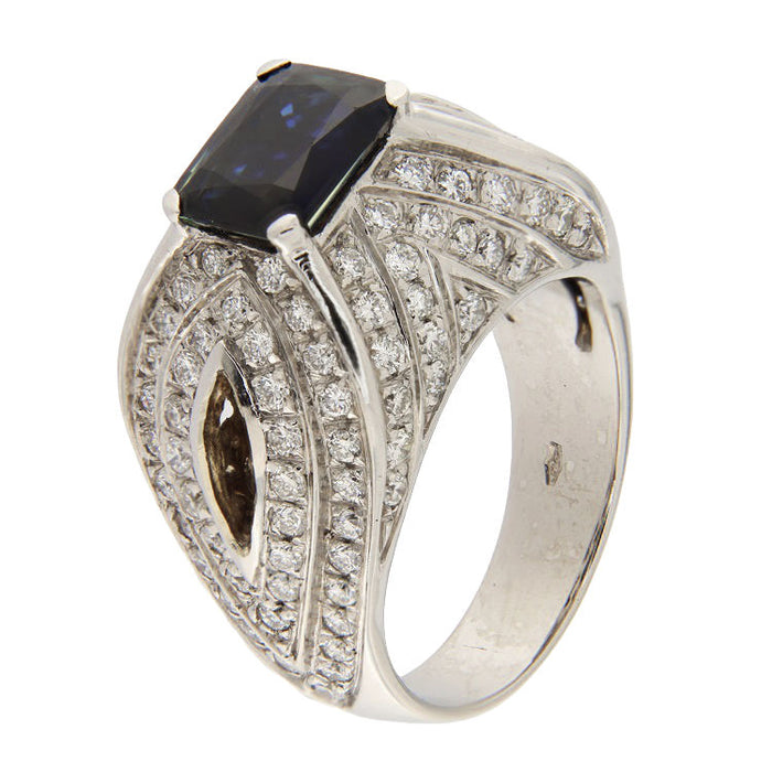 Bague en or blanc avec saphir de 3,21 ct et diamants