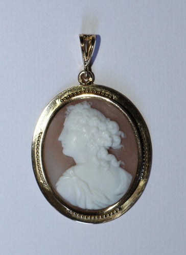 Pendentif Pendentif camée ancien en or jaune 58 Facettes 591