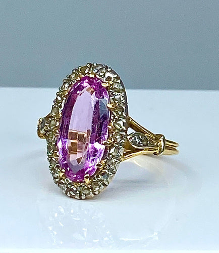 Bague 50 Bague en or 18 carats ornée d’une topaze rose et de diamants. Epoque Napoléon III. 58 Facettes AB273