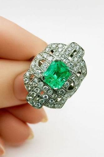 Bague 52 Bague vintage en platine avec émeraudes et diamants 58 Facettes 50327