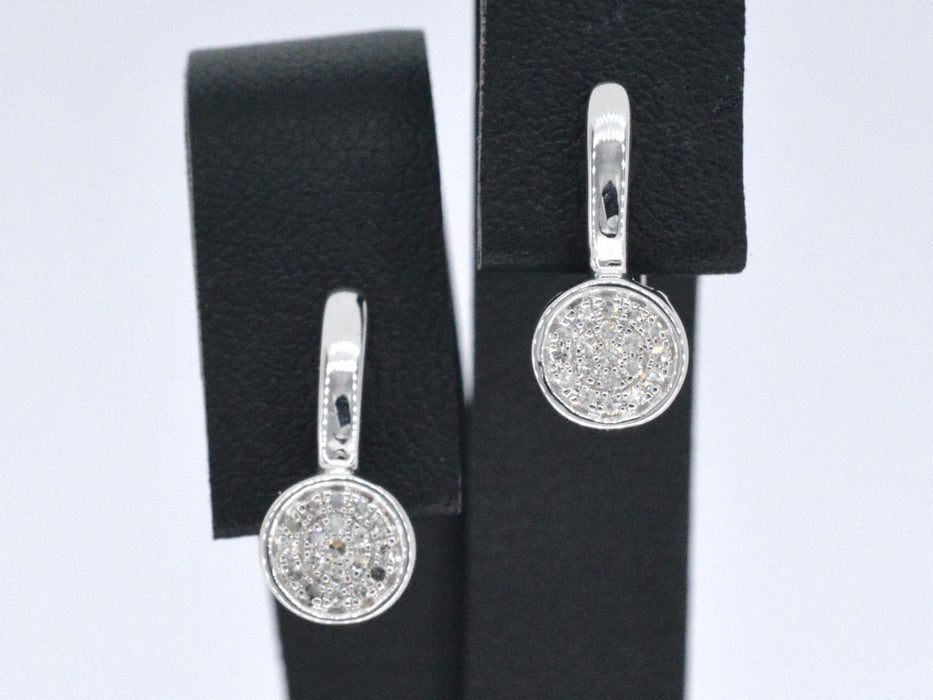 Boucles d'oreilles en or blanc avec diamants