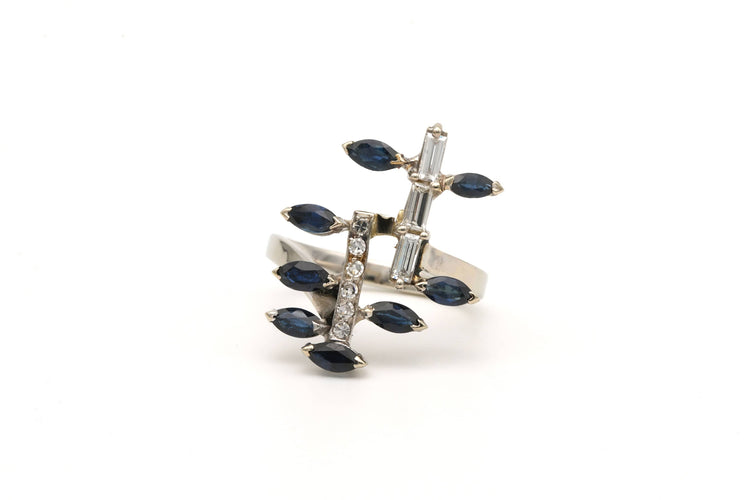 Bague 51 Bague Années 70 en or blanc 18 carats sertie de saphirs, de diamants "taille" baguette et "taille" brillant (+-0.084ct) 58 Facettes 22066