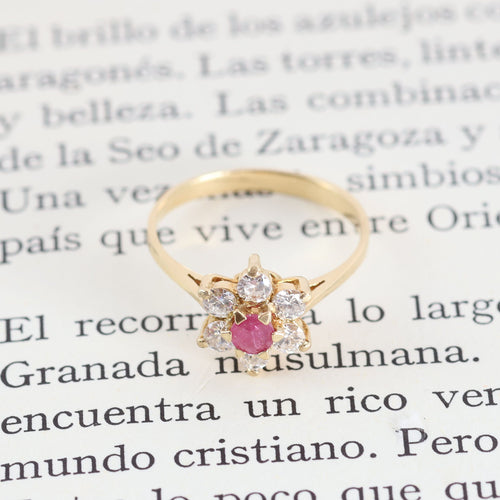 Bague 54 Bague rosace en or jaune avec diamants et rubis 58 Facettes 3892