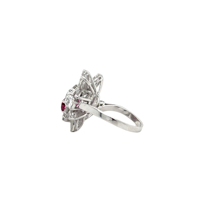 Bague Cocktail années 70 or blanc rubis diamants