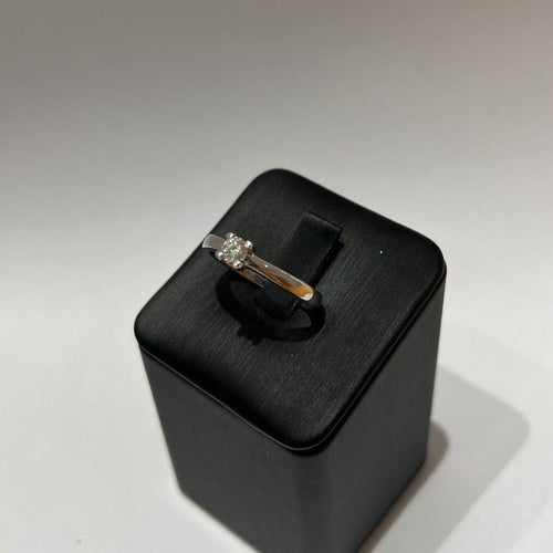 Bague solitaire or blanc diamant taille brillant. 58 Facettes