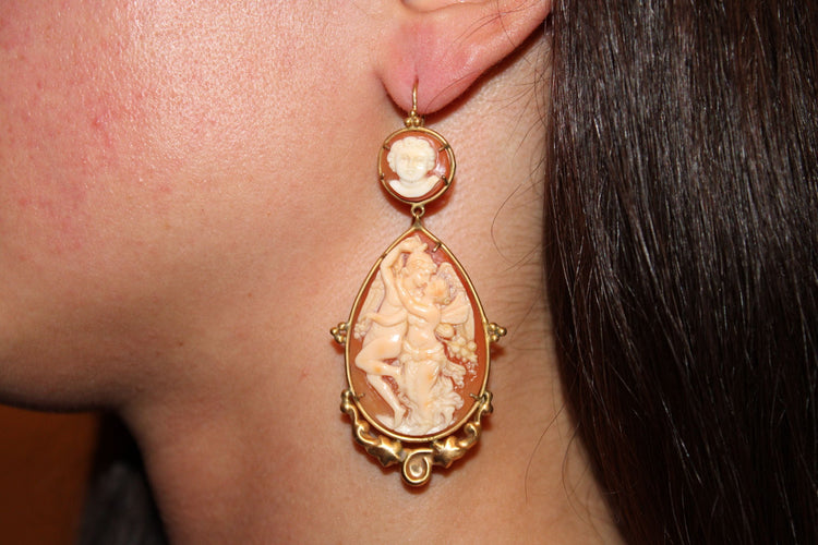 Boucles d'oreilles Boucles d'oreilles en or avec camées antiques 58 Facettes 7654