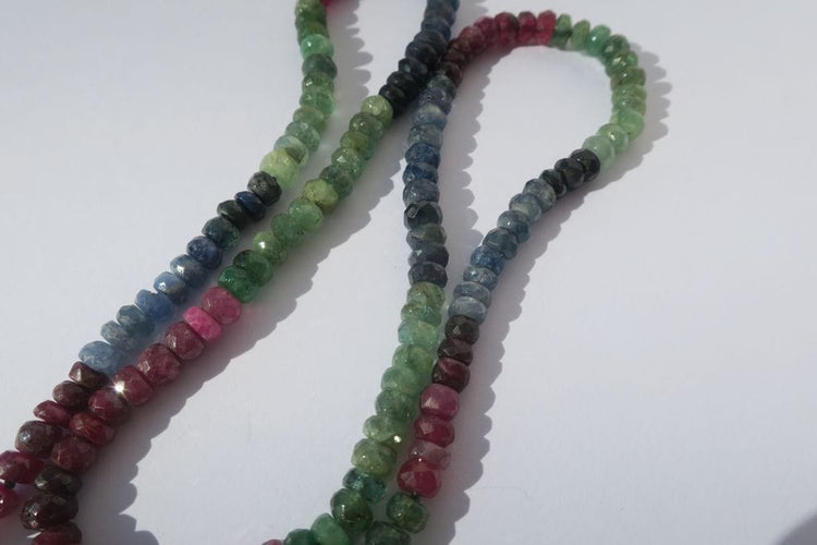 Collier Collier saphir, rubis et émeraude naturels à facettes 58 Facettes