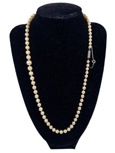 Collier 77 perles de culture blanches fermoir argent massif 53 cm