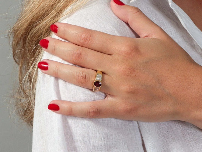 Bague 53 Bague or jaune, Rubis et Diamants 58 Facettes