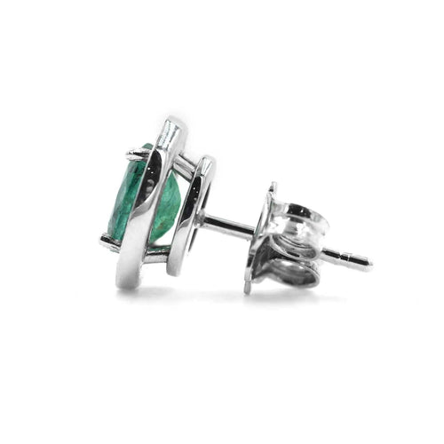 Boucles d'oreilles Boucles d'oreilles en or blanc ornées d'émeraudes de Zambie et de diamants 58 Facettes 14302