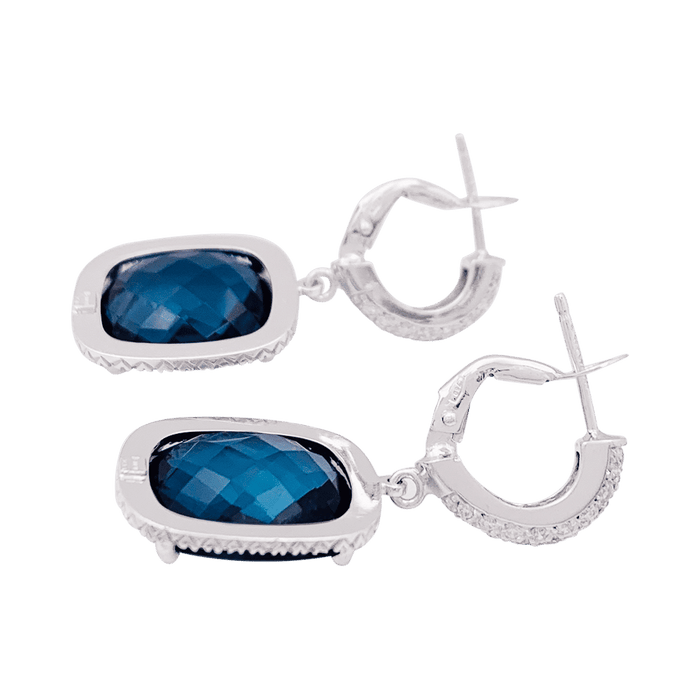 Boucles d'oreilles or, topaze bleue, diamants.