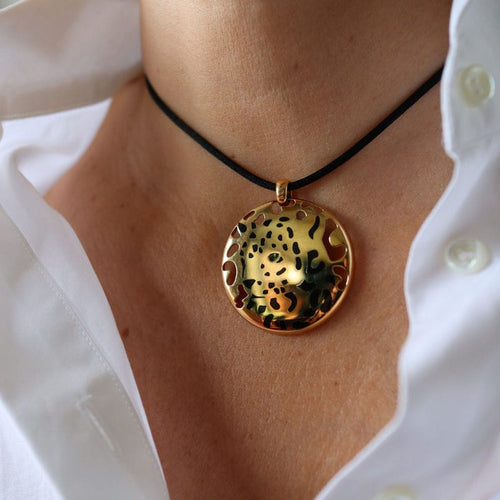 Collier Cartier - Collier médaillon - or jaune 18k & tsavorite 58 Facettes