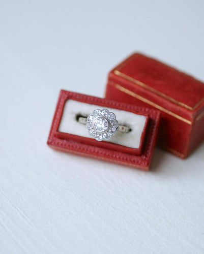 Bague 53 Bague Marguerite Art Déco Or blanc, Platine, Diamant 1,60 Cts 58 Facettes