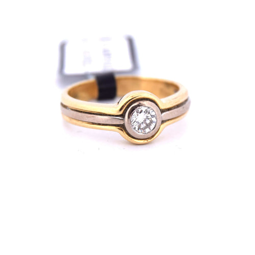 Bague 49 Bague ancienne en or et diamants 58 Facettes