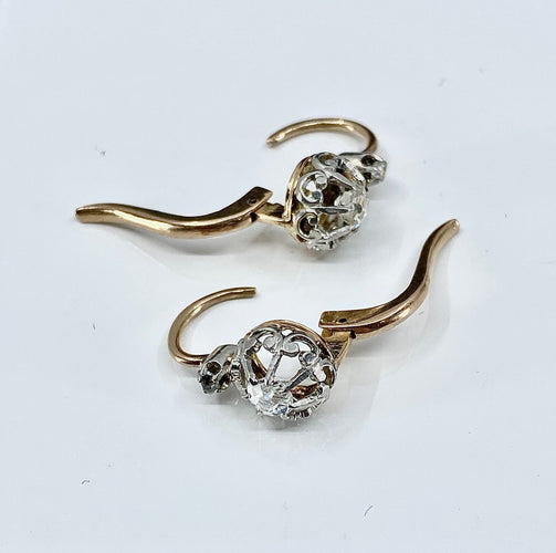 Boucles d'oreilles Boucles d’oreilles en or 18 carats et diamants. Vers 1900 58 Facettes AB334