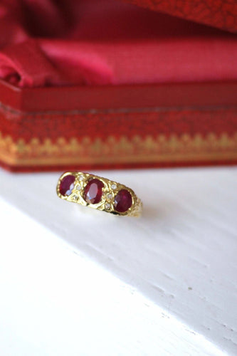 Bague 55.5 Bague jarretière rubis birmans et diamants 58 Facettes