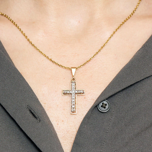 Pendentif Pendentif croix or jaune et gris et diamants 58 Facettes EL005