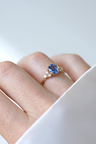 Bague 52 Bague or jaune, saphir Ceylan 1.60 Ct et diamants 58 Facettes