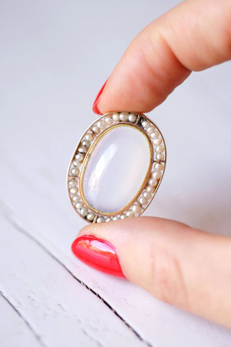 Bague 56 Bague ancienne or rose calcédoine bleu gris adularescente et perles 58 Facettes