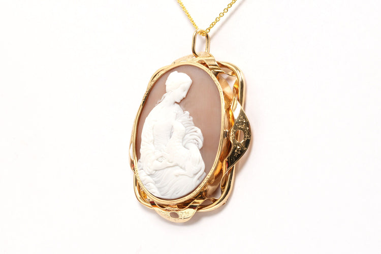 Pendentif Pendentif Napoléon III or jaune et camée coquillage 58 Facettes 21729