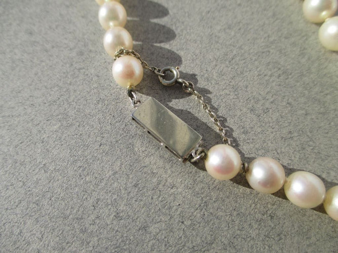 Collier Collier de grosses perles de culture Akoya Fermoir or blanc et Diamants 58 Facettes