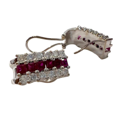 Boucles d'oreilles Boucle d'oreille de style Art Déco en or 18 carats avec diamants et rubis 58 Facettes Q224B