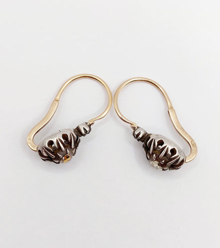 Dormeuses victorienne or rose 18k, argent et diamants taille roses sur paillons (circa 1870)