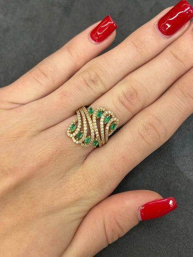 Bague 52 Bague or rose 8 emeraudes et 126 diamants 58 Facettes 00006501