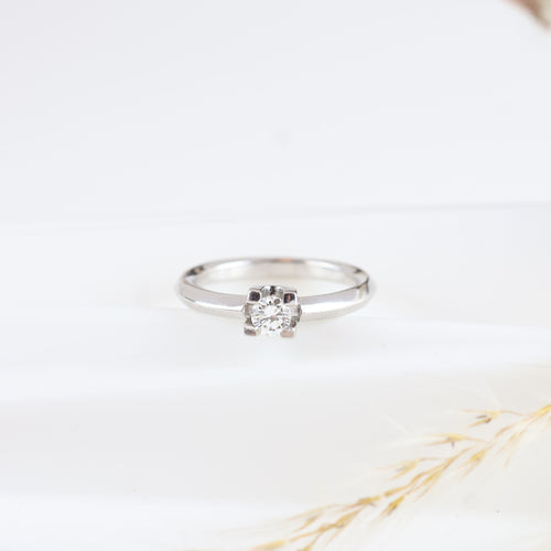 Anillo solitaire en or blanc 18k et diamant 0,25 ct
