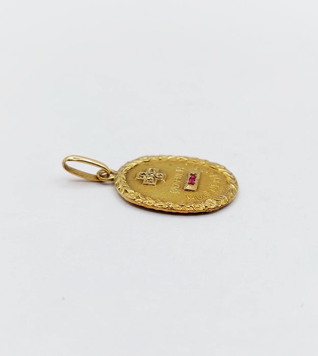 AUGIS Pendentif médaille d'amour or jaune couronne laurier diamant et rubis